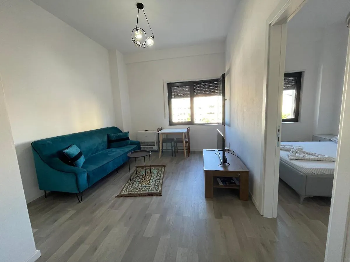 Boulevard One Bedrooom Le Bon Apartment ティラナ アルバニア