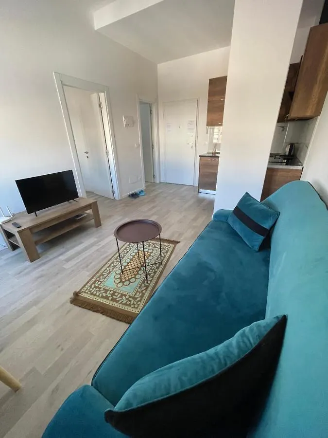 Boulevard One Bedrooom Le Bon Apartment ティラナ